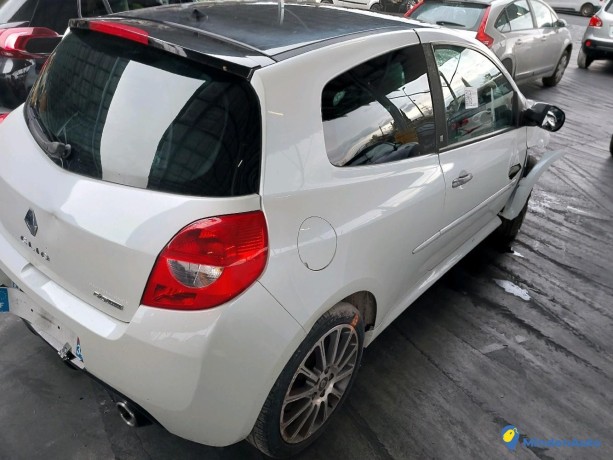 renault-clio-iii-rs-20-203-20th-essence-big-2