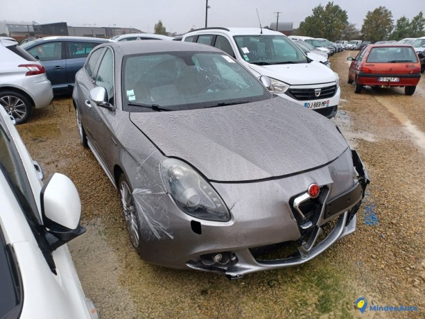 alfa-romeo-giulietta-1750-tbi-235-quadrifoglio-big-0