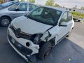 renault-twingo-iii-10-sce-70-zen-essence-small-3