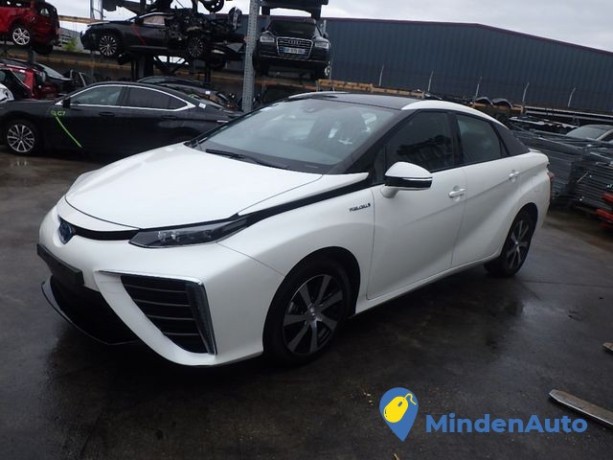 toyota-mirai-fcev-executive-big-0