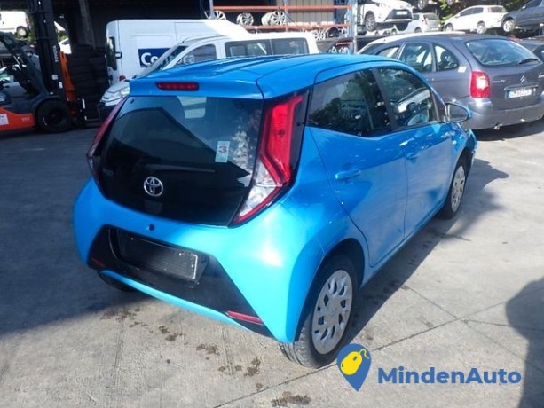 toyota-aygo-x-10-l-vvt-i-x-play-x-shift-big-2