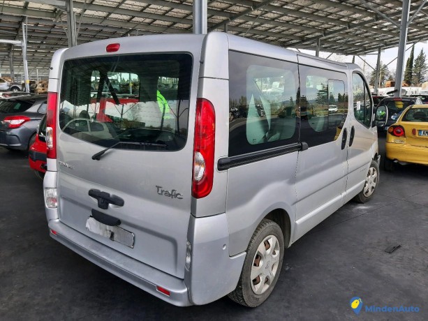 renault-trafic-passenger-20-dci-115-ref-318367-big-1