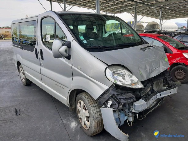 renault-trafic-passenger-20-dci-115-ref-318367-big-2