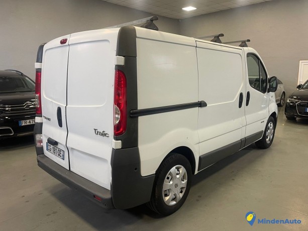 renault-trafic-20dci-115cv-clim-de-2012-big-3