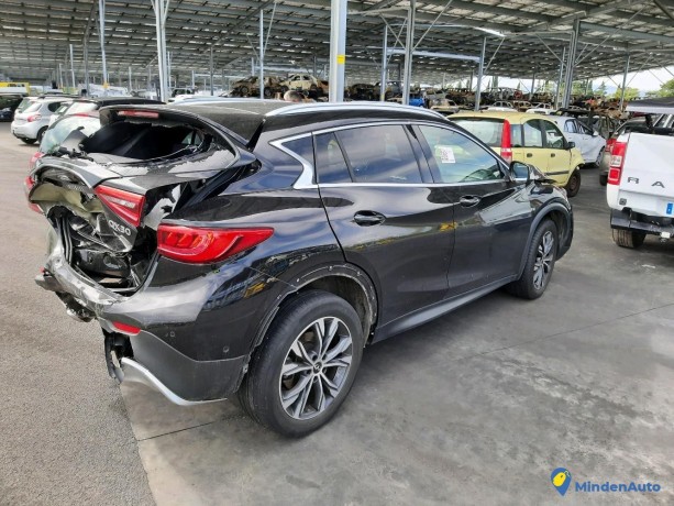 infiniti-qx30-22d-170-7dct-awd-gazole-big-3