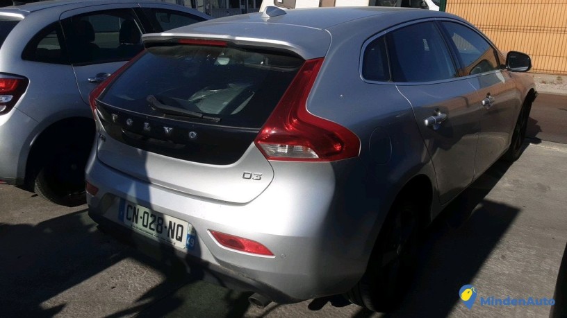 volvo-v40-cn-028-nq-big-1