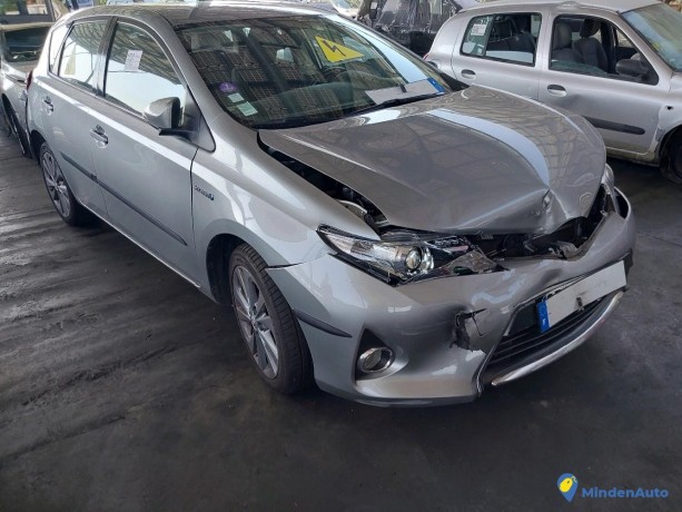 toyota-auris-ii-18-hybrid-136h-essence-electrique-non-rechargeable-big-1