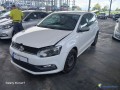 volkswagen-polo-v-2-10-60-essence-small-0