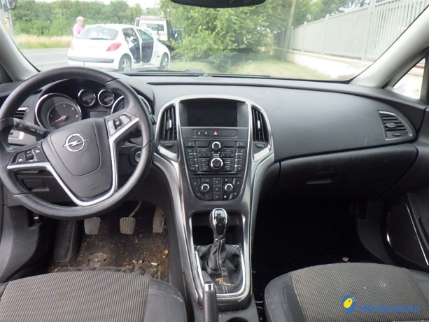 opel-astra-j-17-cdti-110ch-big-4