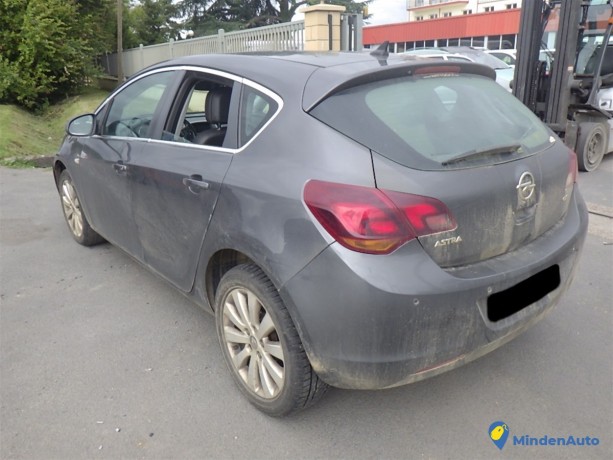 opel-astra-j-17-cdti-110ch-big-3