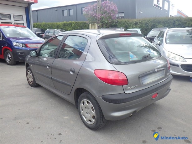 peugeot-206-11i-big-1