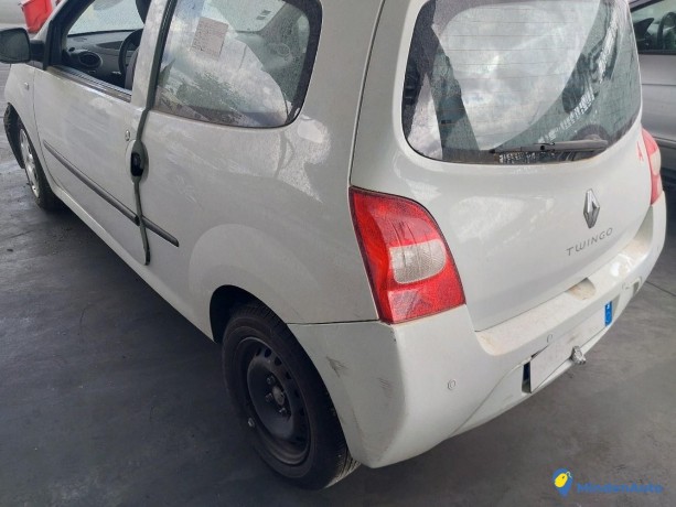 renault-twingo-15-dci-65-walkman-gazole-big-3