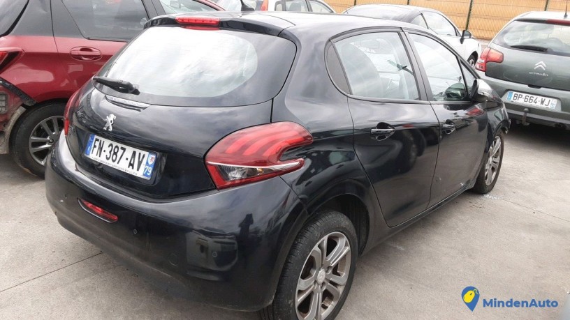 peugeot-208-fn-387-av-big-3