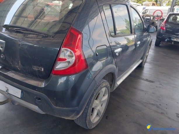 dacia-sandero-stepway-15-dci-90-gazole-big-1