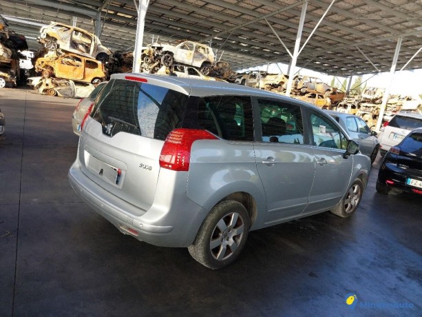 peugeot-5008-16-hdi-115-bmp6-gazole-big-3