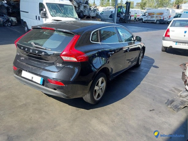 volvo-v40-ii-16-d2-115-gazole-big-3