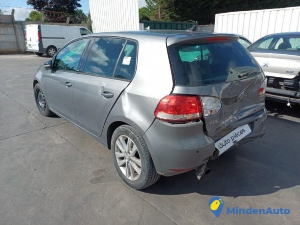 volkswagen-golf-6-13242971-big-1