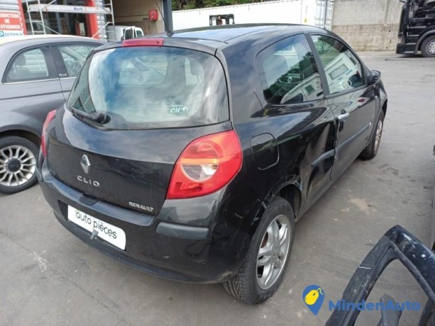 renault-clio-3-phase-1-13168243-big-3