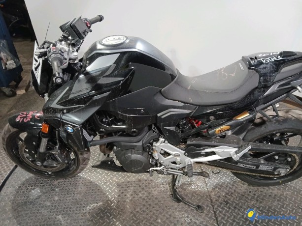 bmw-f900r-essence-big-0