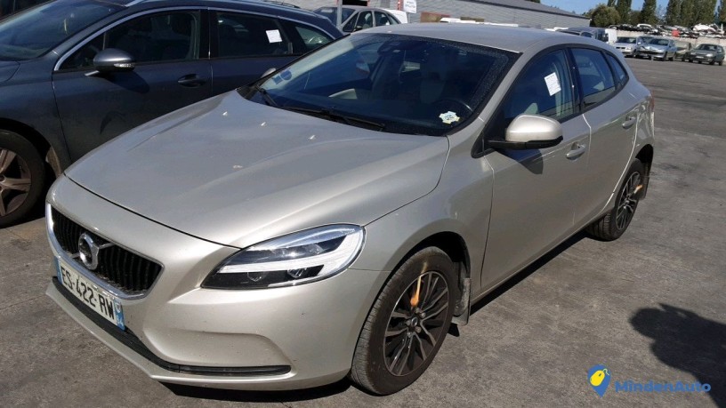 volvo-v40-es-422-rw-big-0