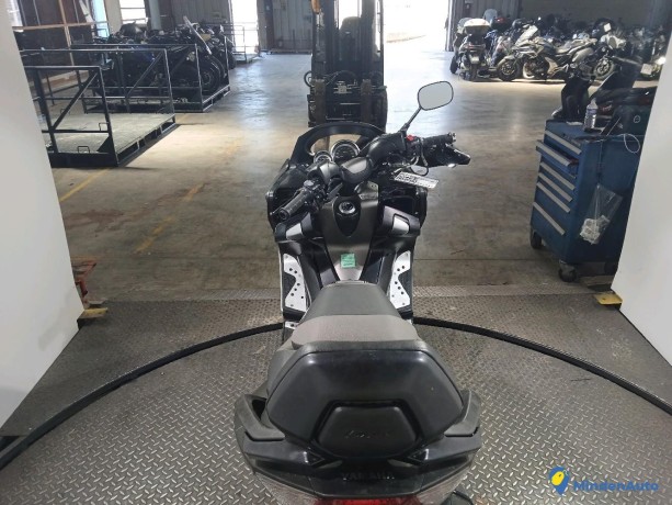 yamaha-t-max-500-essence-big-2