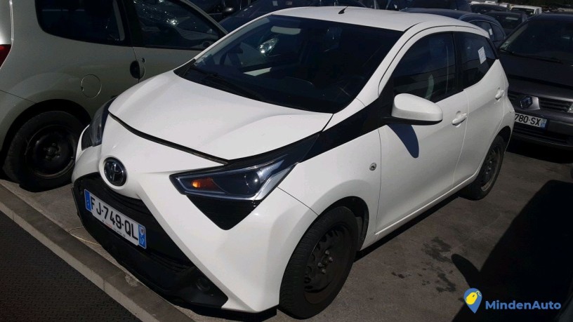 toyota-aygo-fj-749-ql-big-0