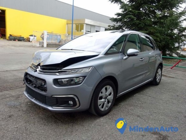 citroen-c4-spacetourer-16-hdi-120-big-0