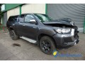 toyota-hilux-24-d-4d-150-small-2