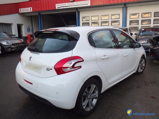 peugeot-208-phase-1-16-e-hdi-92ch-fap-big-1