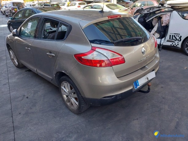 renault-megane-iii-15-dci-110-xv-de-f-gazole-big-1