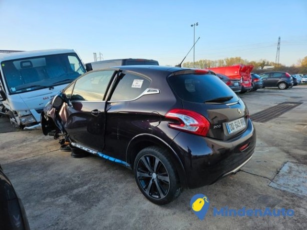 peugeot-208-xy-16-hdi-120-big-2