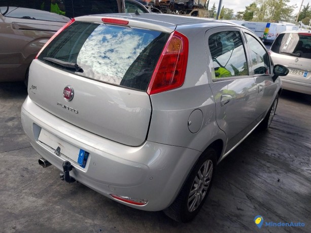 fiat-punto-iii-12i-70-essence-big-1