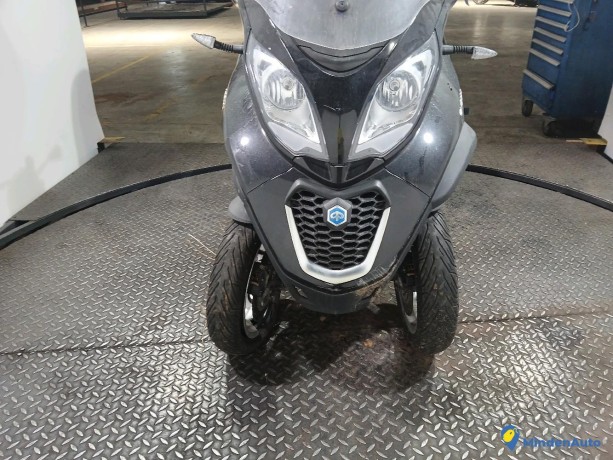 piaggio-mp3-400hp-essence-big-2