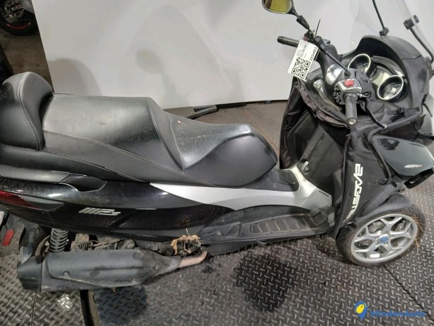 piaggio-mp3-400hp-essence-big-1