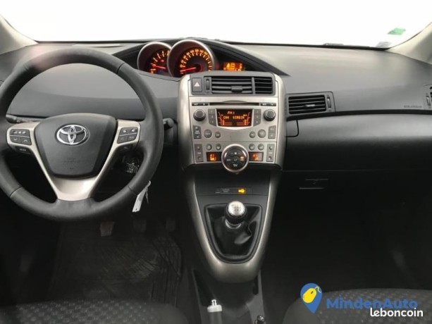 toyota-verso-126-d-4d-active-5-places-big-4