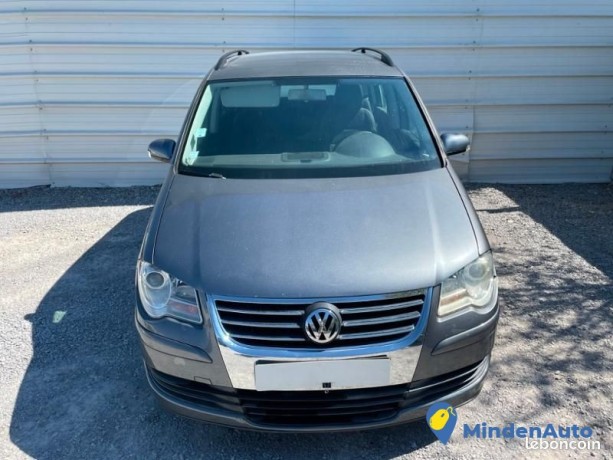 volkswagen-touran-19-tdi-105ch-confort-7-places-big-0