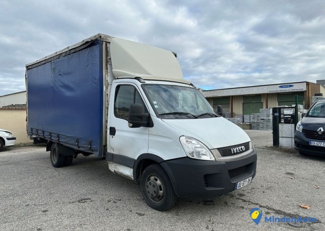 iveco-35c18-roue-jumelee-de-2010-big-0