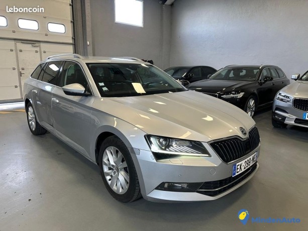 skoda-superb-20tdi-190cv-de-2017-big-0