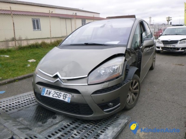 citroen-c4-picasso-1-c4-picasso-1-16-hdi-16v-turbo-accidentee-en-stock-big-1