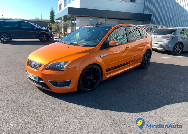 ford-focus-st-20turbo-225-big-0