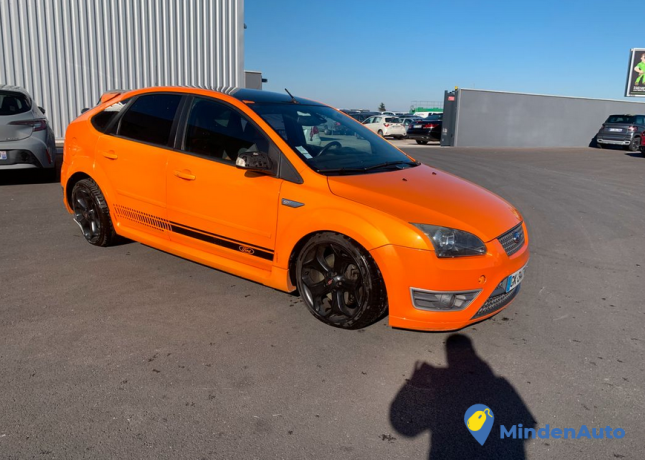 ford-focus-st-20turbo-225-big-2