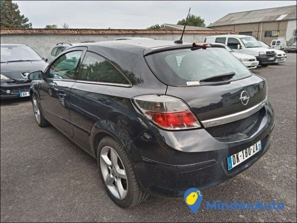 opel-astra-19-cdti-big-3