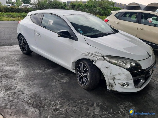 renault-megane-iii-coupe-15-dci-110-bose-ref-320292-big-3