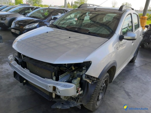 dacia-sandero-stepway-09-tce-90-ref-321317-big-2