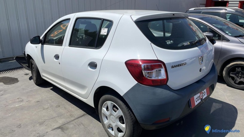 dacia-sandero-12i-16v-75-big-1