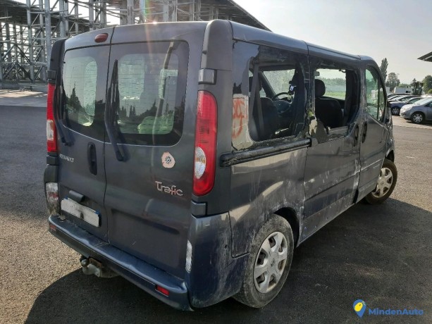 renault-trafic-ii-passenger-20-dci-115-ref-322787-big-3