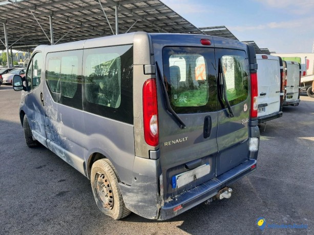 renault-trafic-ii-passenger-20-dci-115-ref-322787-big-1