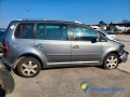 volkswagen-touran-highline-20-tdi-140-small-3