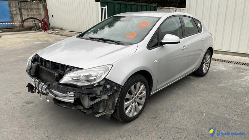 opel-astra-j-phase-1-reference-du-vehicule-11808070-big-3