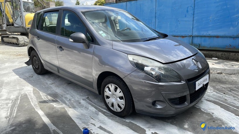 renault-scenic-3-phase-1-reference-du-vehicule-11785150-big-0